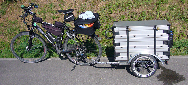 trekkingrad_mit_haenger.png